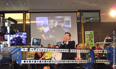 En direct du 3�me prime > Fred, star de la chanson !